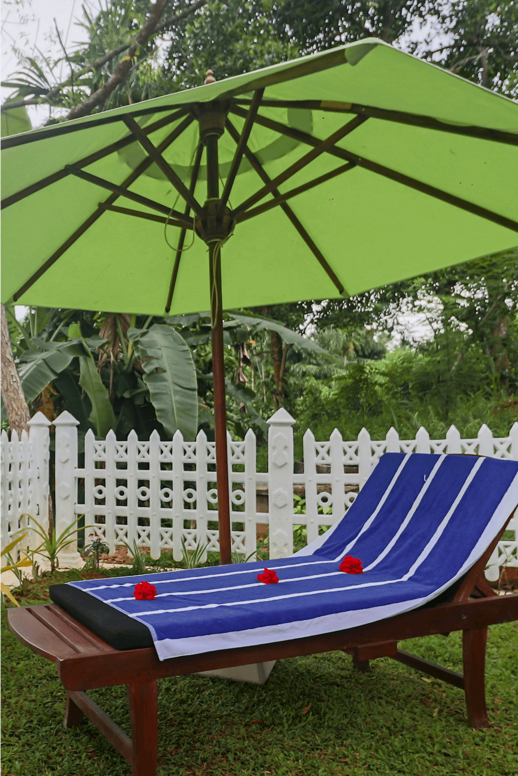 Luxury villa Sri Lanka with private garden view